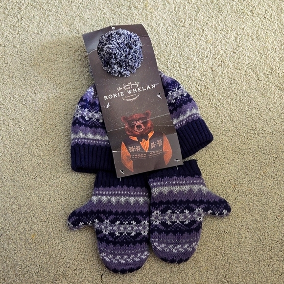 Boys knit hat and gloves - Picture 1 of 1